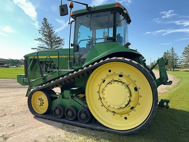 Image of John Deere 8400T equipment image 3