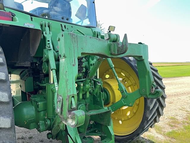 Image of John Deere 8400T equipment image 4