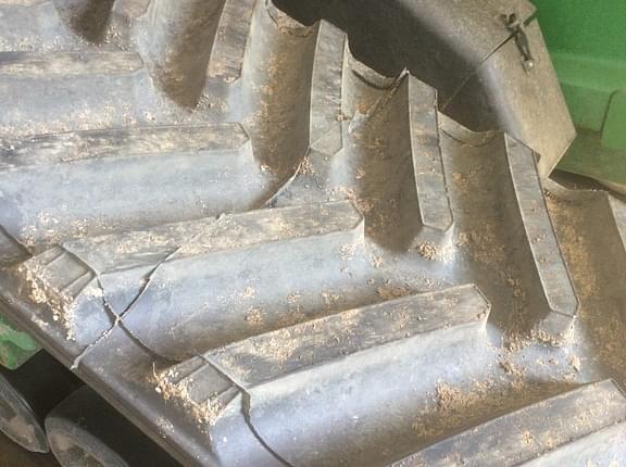Image of John Deere 8400T equipment image 3