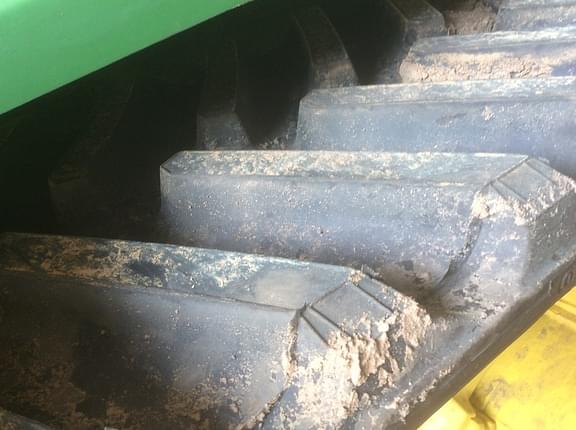 Image of John Deere 8400T equipment image 2