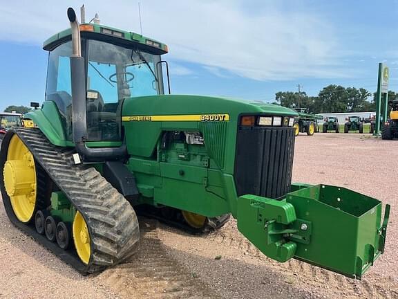 Image of John Deere 8400T equipment image 1