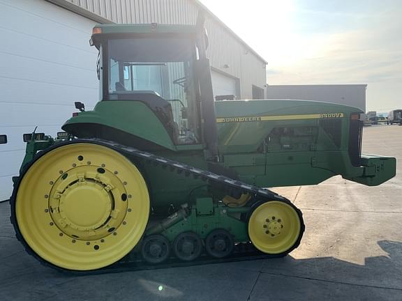 Image of John Deere 8400T equipment image 1