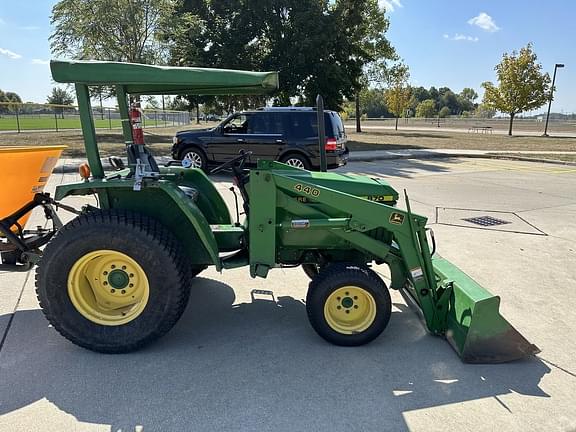 Image of John Deere 870 equipment image 4