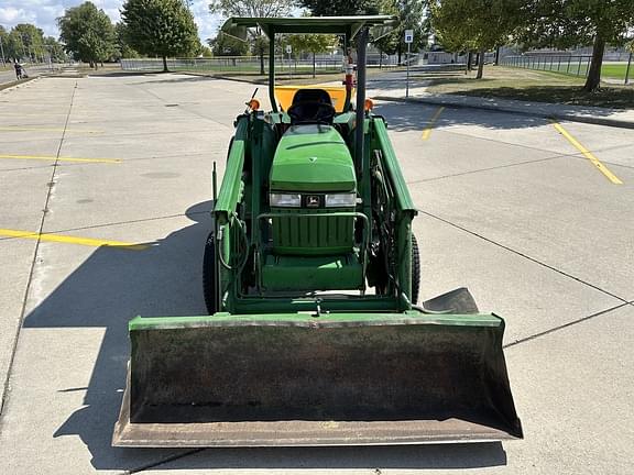 Image of John Deere 870 equipment image 1