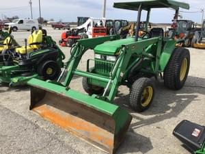 1998 John Deere 870 Image