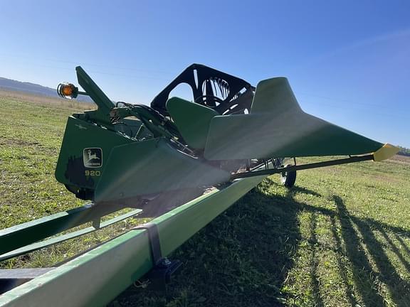 Image of John Deere 920 equipment image 1