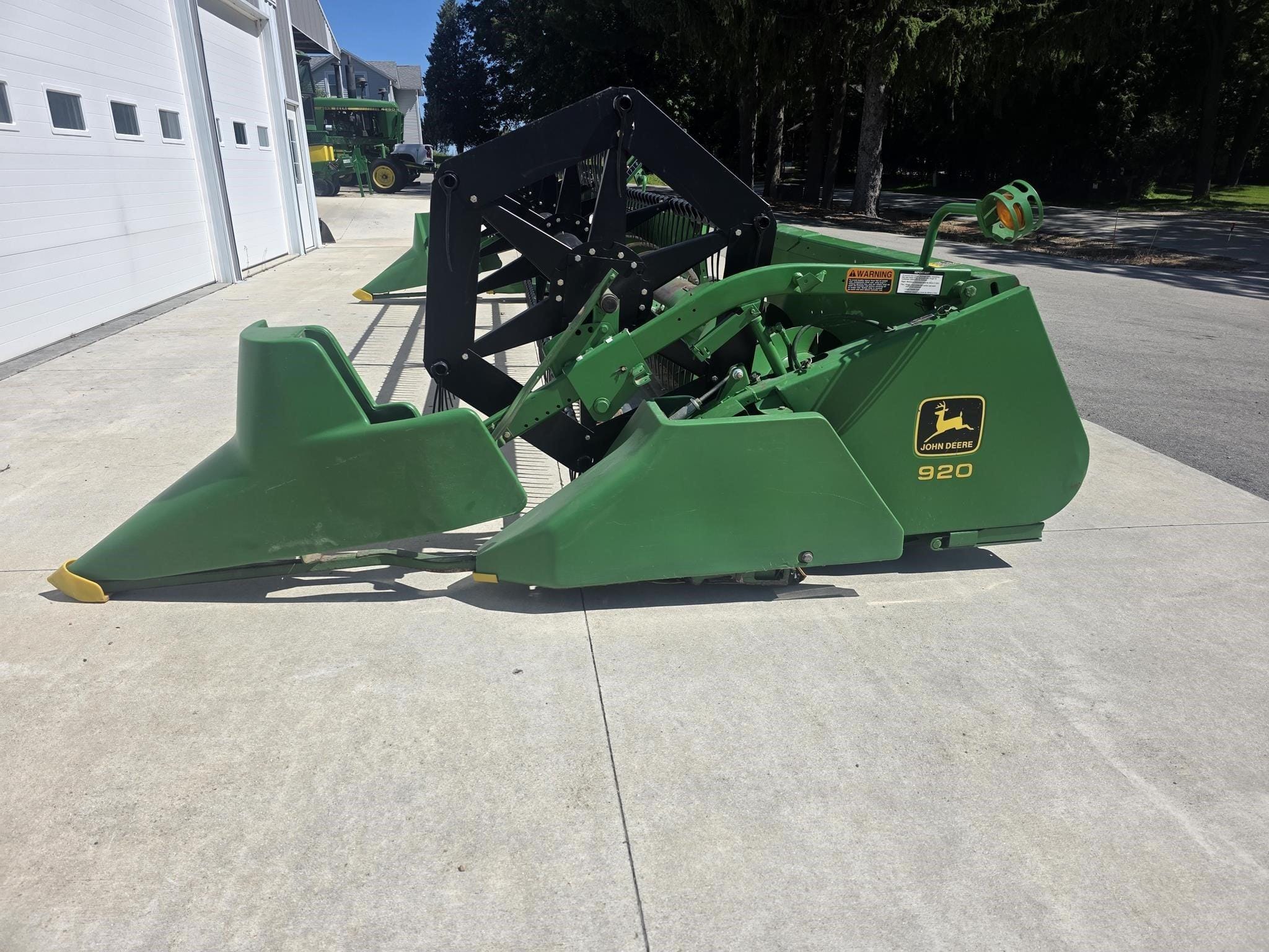 1998 John Deere 920 Equipment Image0