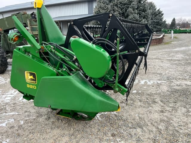 Image of John Deere 920 equipment image 2