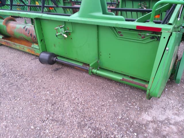 Image of John Deere 920 equipment image 4