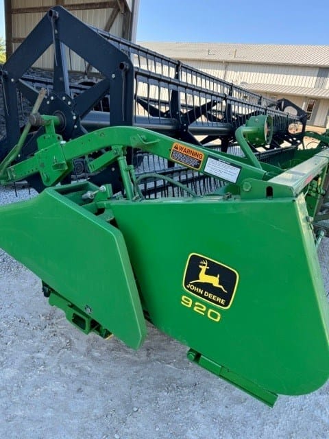 1998 John Deere 920 Equipment Image0