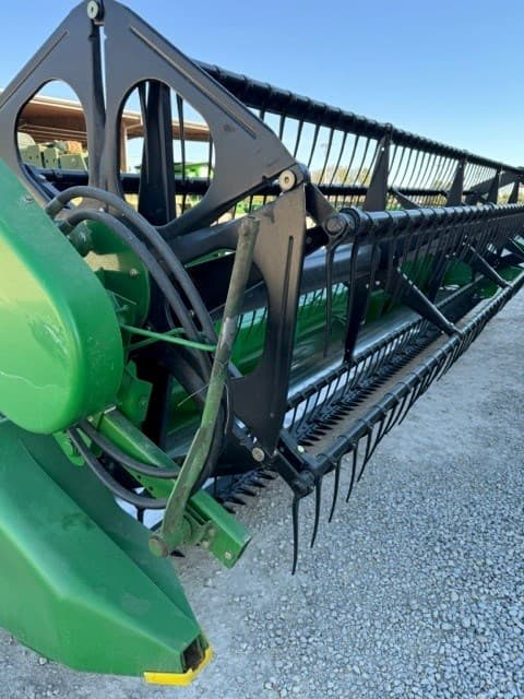 Image of John Deere 920 equipment image 2