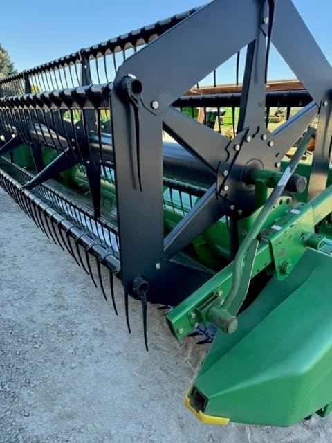 Image of John Deere 920 equipment image 1