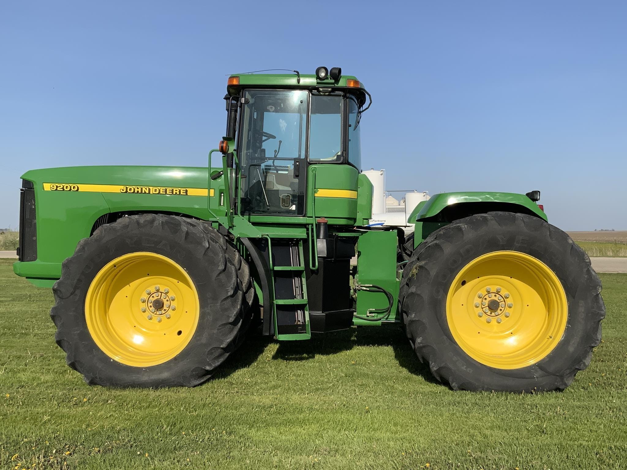 1998 John Deere 9200 Equipment Image0