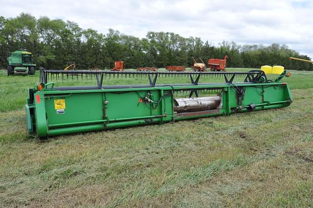 Image of John Deere 925 equipment image 4