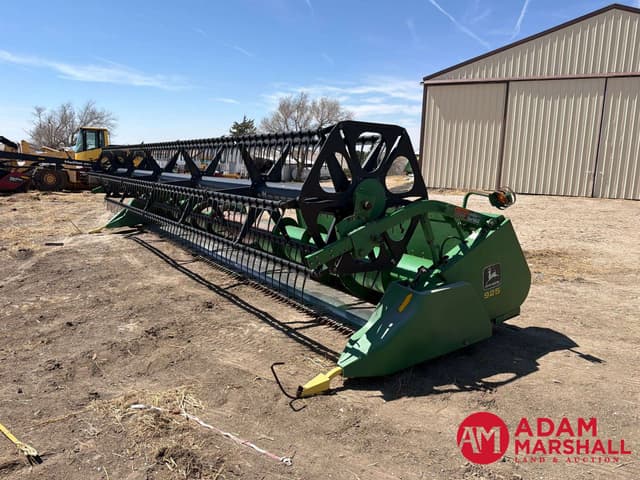 Image of John Deere 920 equipment image 1