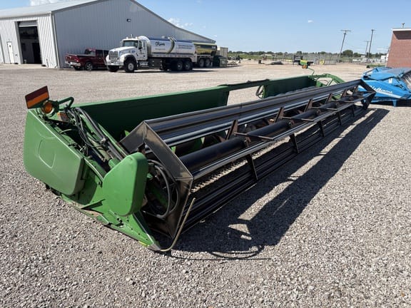 1998 John Deere 930R Equipment Image0