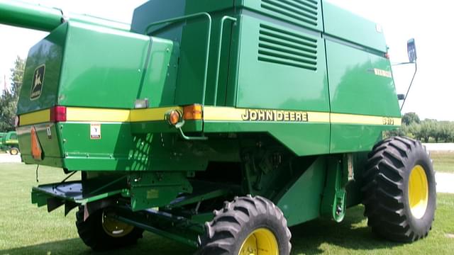 Image of John Deere 9410 equipment image 1