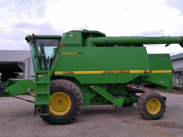 Image of John Deere 9410 equipment image 1