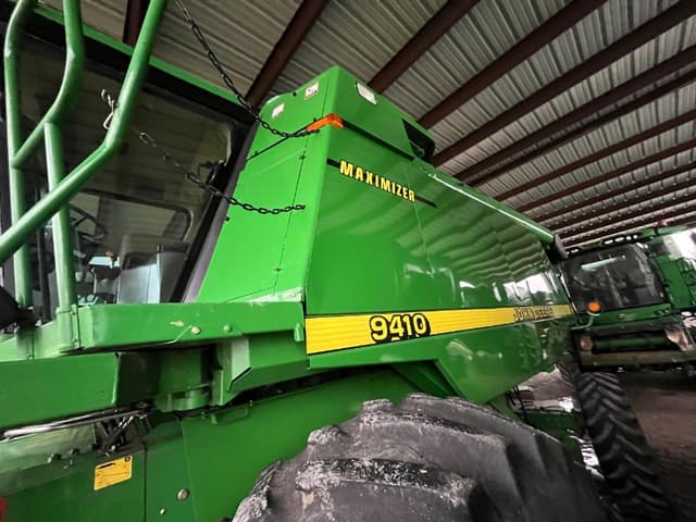 Image of John Deere 9410 equipment image 1