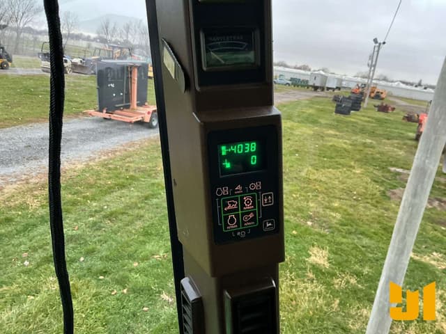 Image of John Deere 9410 equipment image 2