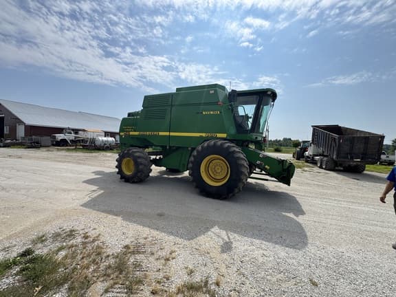 Image of John Deere 9510 equipment image 2