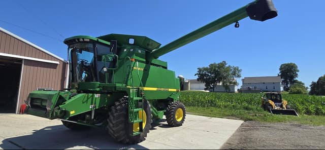 Image of John Deere 9510 equipment image 1