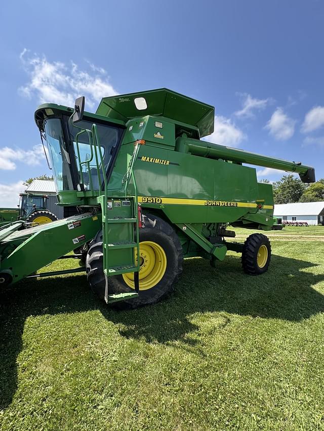 Image of John Deere 9510 equipment image 1