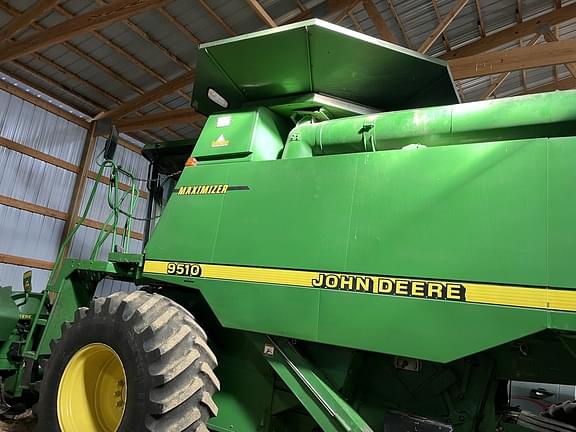 Image of John Deere 9510 equipment image 1