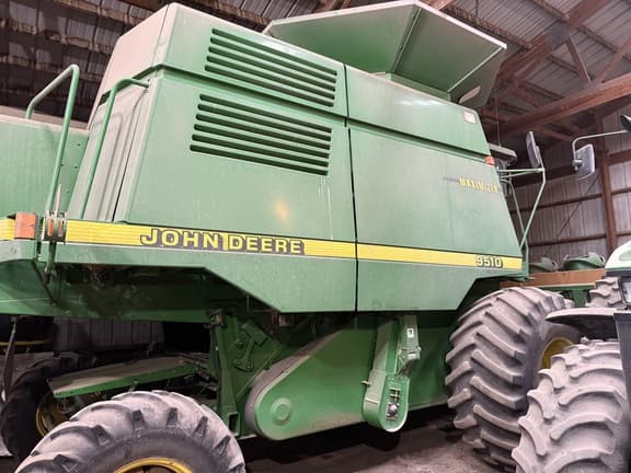 Image of John Deere 9510 equipment image 1