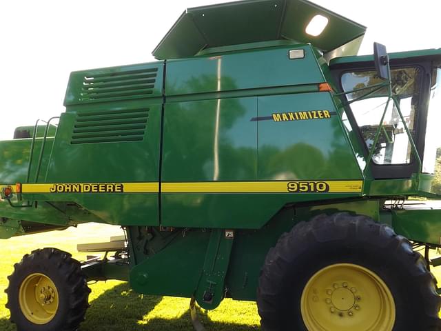 Image of John Deere 9510 equipment image 4