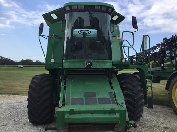Image of John Deere 9510 equipment image 1