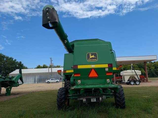 Image of John Deere 9510 equipment image 1