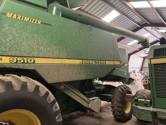 Image of John Deere 9510 equipment image 1