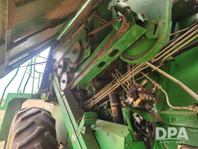 Image of John Deere 9510 equipment image 4