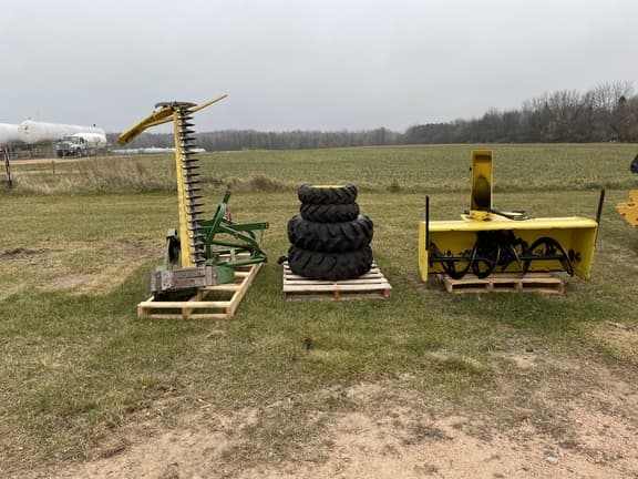 Image of John Deere 955 equipment image 1