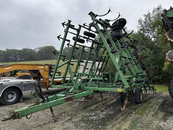 1998 John Deere 980 Equipment Image0