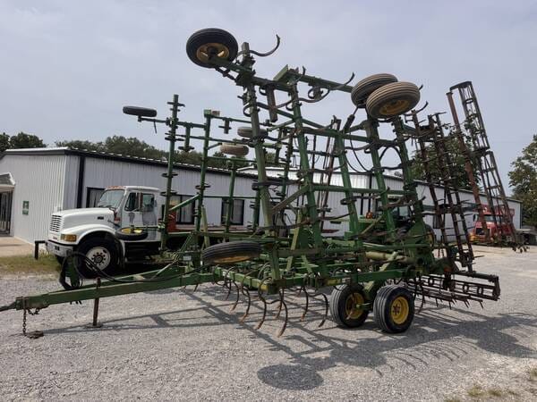 1998 John Deere 980 Equipment Image0
