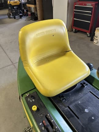 Image of John Deere F525 equipment image 2