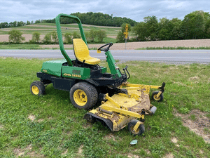 1998 John Deere F932 Image