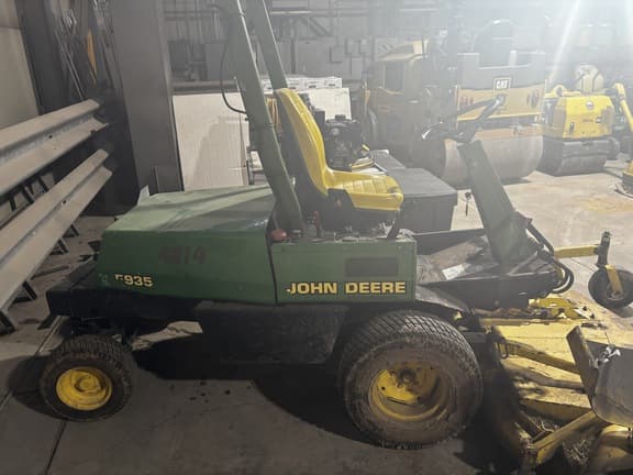 Image of John Deere F935 Primary image