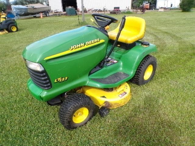 Image of John Deere LT133 Primary image