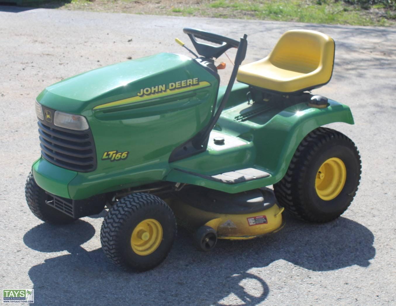 Main image John Deere LT166