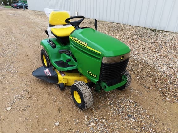Image of John Deere LX255 equipment image 3