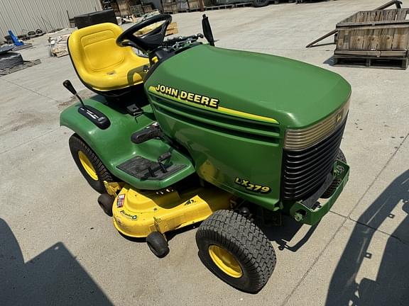 Image of John Deere LX279 equipment image 2