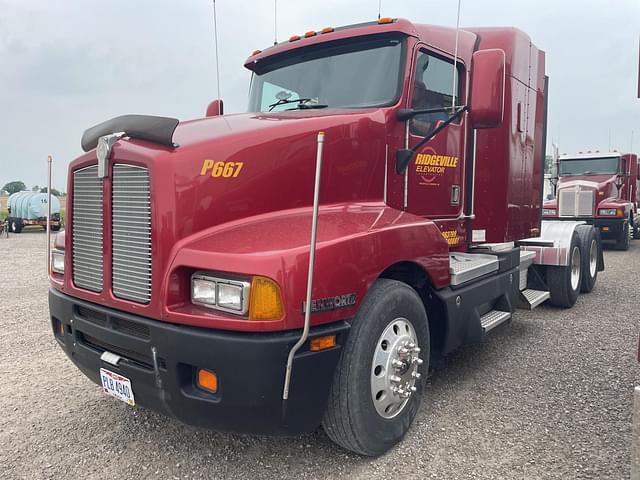 Image of Kenworth T600 equipment image 1