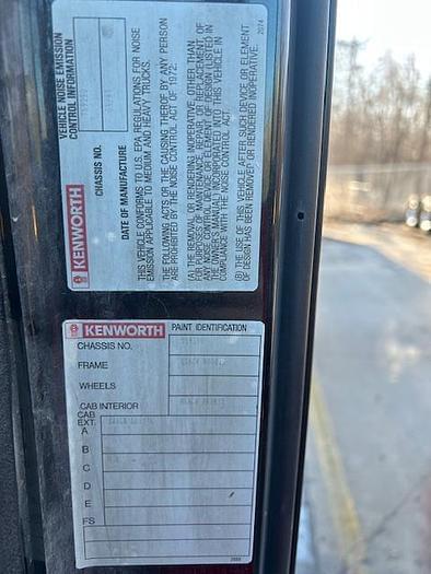 Image of Kenworth T2000 equipment image 3