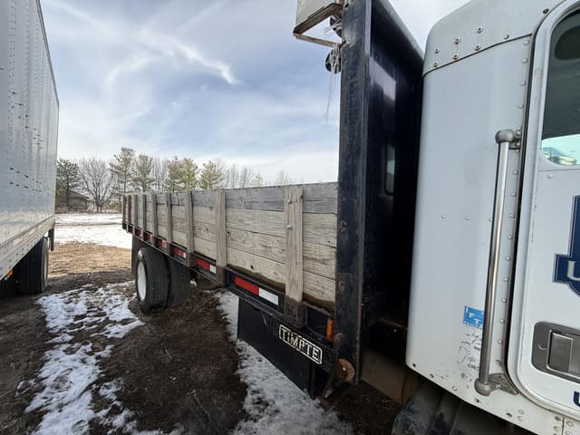 Image of Kenworth T300 equipment image 3