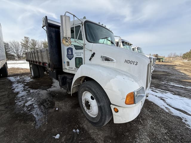 Image of Kenworth T300 equipment image 2