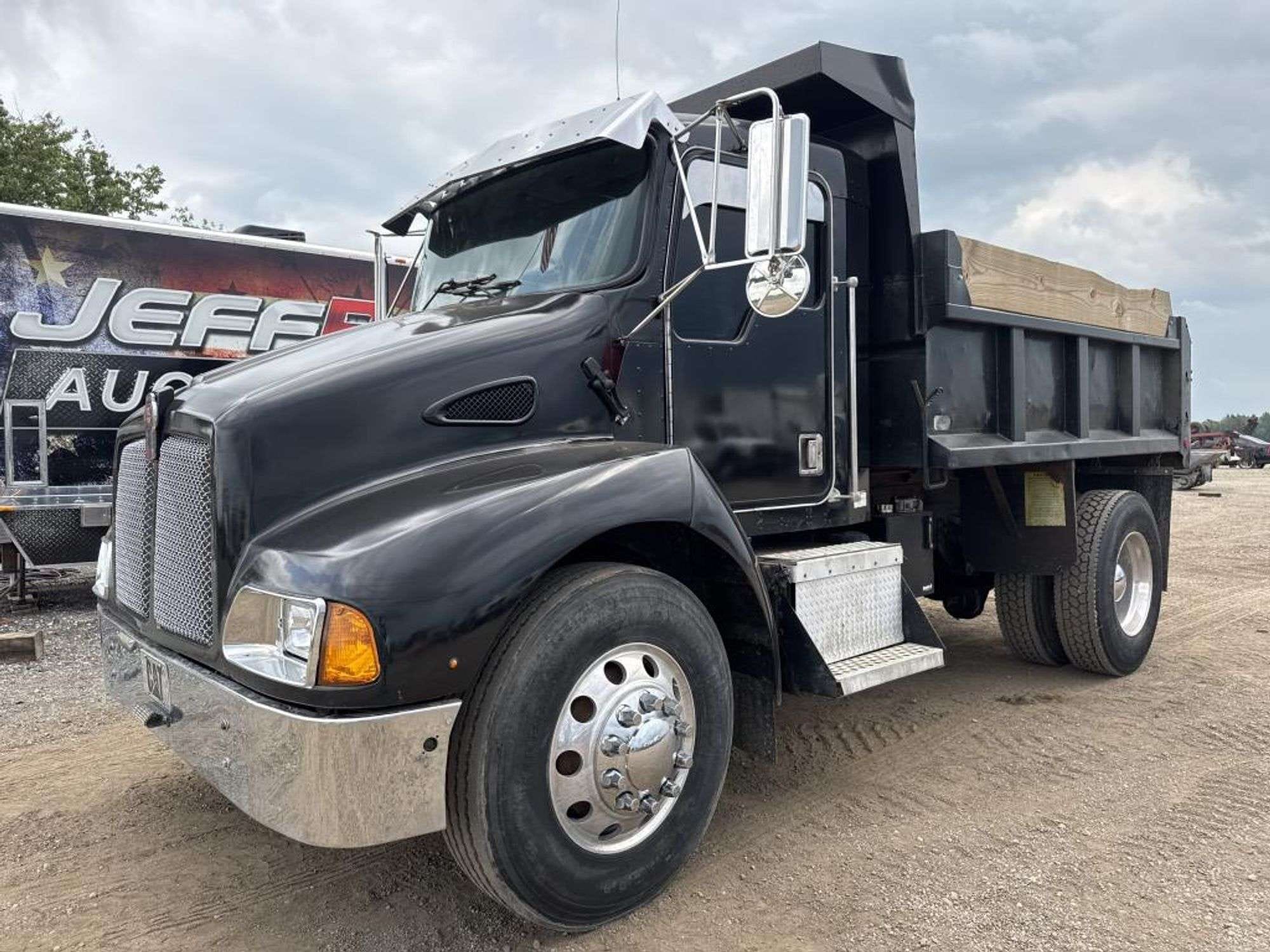 1998 Kenworth T300 Equipment Image0