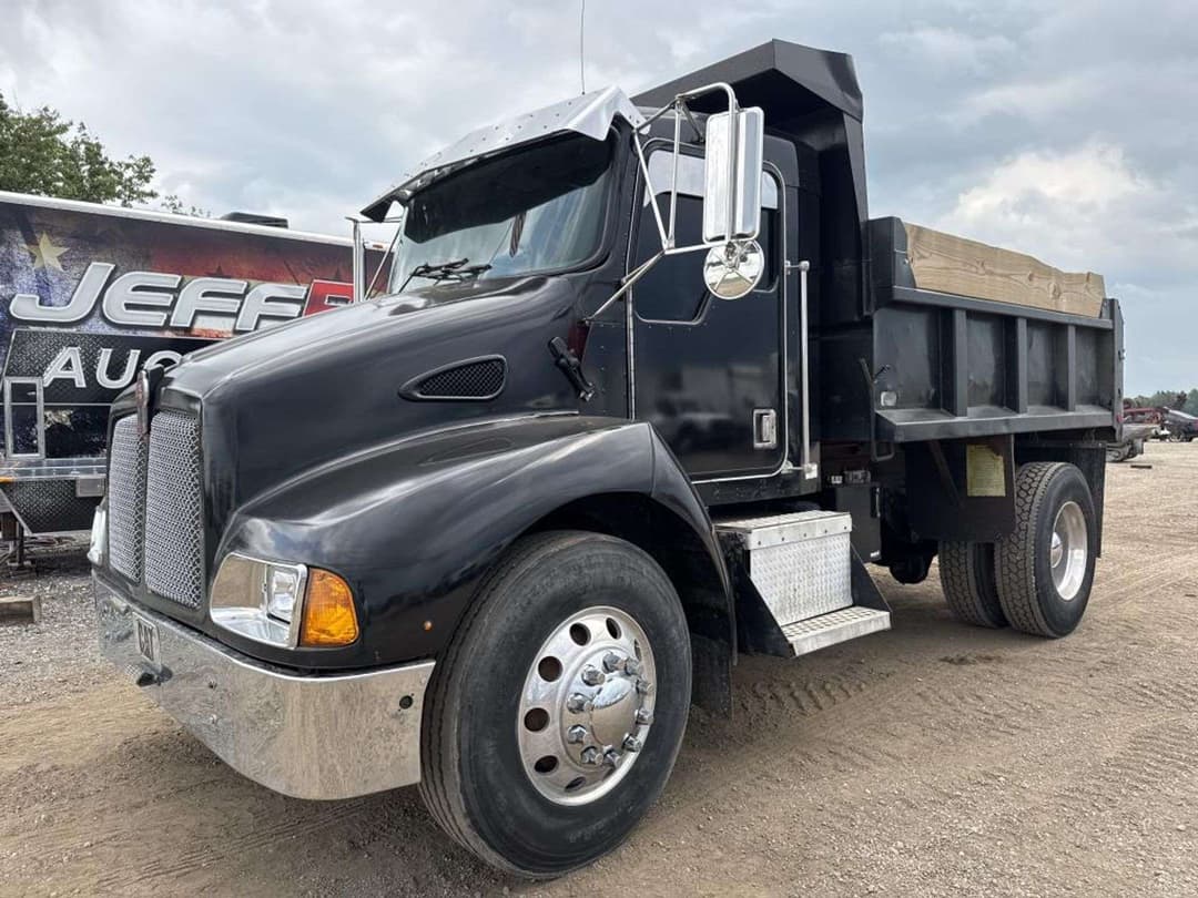 Image of Kenworth T300 Primary image